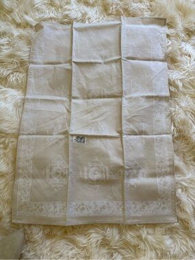 Yves Delorme linen tea towel NWT